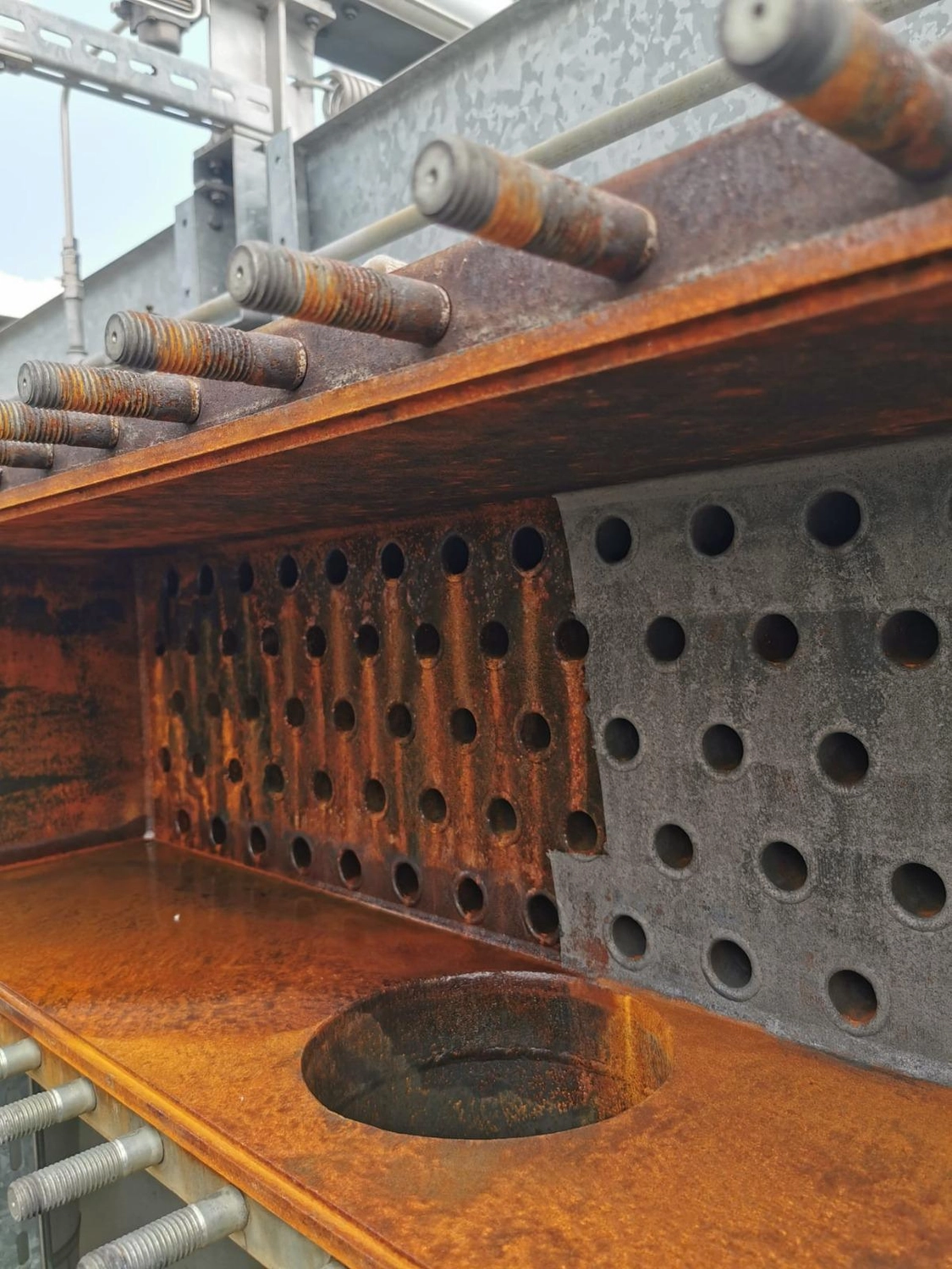 ASTA-TECH – Technische Oberflächenreinigung – Halb gereinigtes Metall